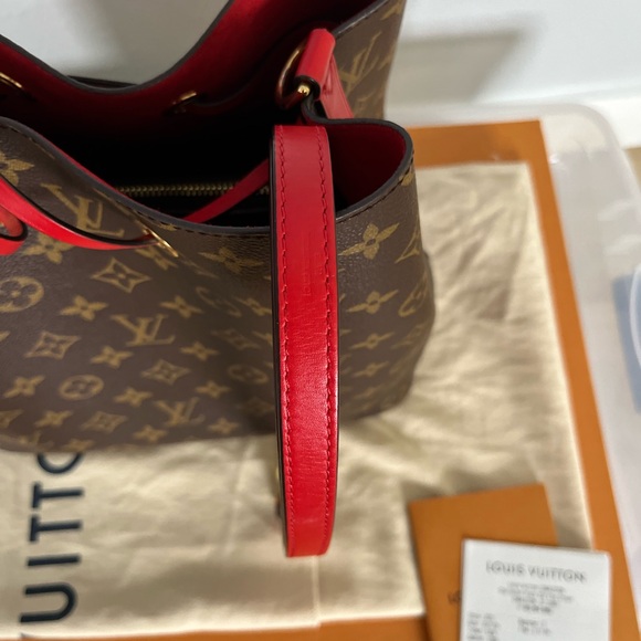 ONE DAY SALE! Louis Vuitton Neo Noe Red MM - Picture 6 of 14